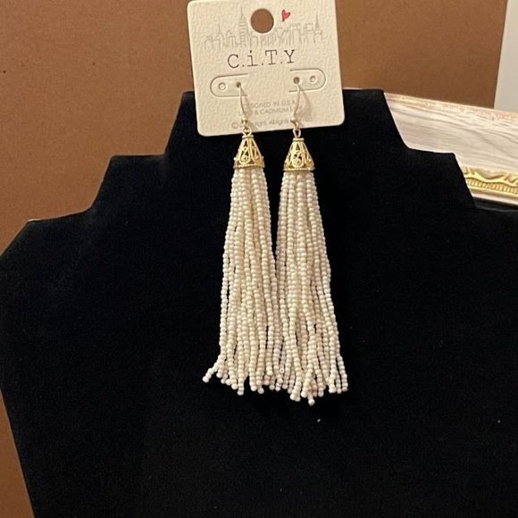 Cream Fringe Earrings - Picture 1 of 3